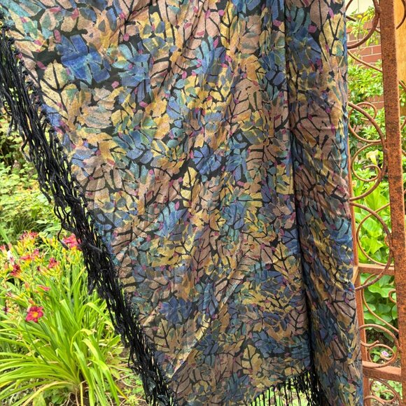 cool large shawl - Picture 2 of 3